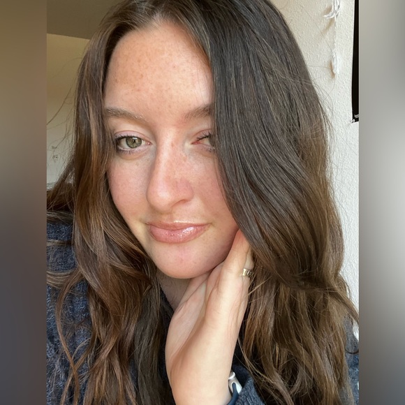 Meet your Posher, Olivia - Picture 1 of 1